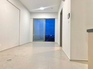 bán căn 59m2 sổ hồng sẵn + giá 2.7 tỷ (102%) view ngoại khu + tầng cao thoáng mát