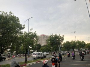 nhà 5 tầng mặt tiền võ văn kiệt quận 5, đường lớn 2 chiều, lề rộng, 66m2 ngang 4m, shr, chỉ 24 tỷ