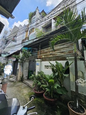 bán dãy nhà trọ cũ đường nguyễn thị thập dòng tiền 30tr q. 7 giá 9,5 tỷ