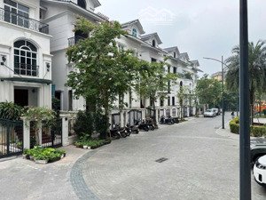 bán nhà khu phân lô vip 158 võ chí công, 135m2 x 4t x mt 9m, vỉa hè ôtô tránh vừa ở vừa kinh doanh