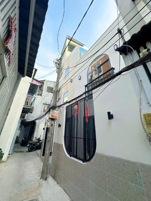 chính chủ bán nhà đẹp thiết kế homestay đuờng khánh hội -phường 4 -quận 4