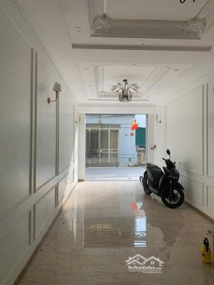 bán nhà phố ngọc thuỵ 6 tầng thang máy đầy đủ nội thất ô tô vào nhà 18 tỷ