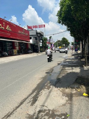 nhà 6 x 17.5 m - xây 4 tầng - cách lê văn thịnh và nguyễn duy trinh 50m - bán 12 tỷ