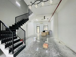 27tr/tháng nhà phố mặt tiền đường 25m hoàn thiện sẵn đẹp, phù hợp mở công ty, văn phòng kinh doanh