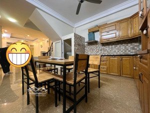 lạc trung- hai bà - sát ô tô tránh đỗ ngày đêm mấy bước chân - đẹp ở luôn - thoáng sáng trước sau