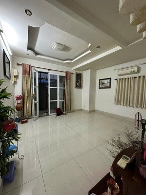 giảm giá hơn 5 tỷ quận 5 giáp q5 q6, hẻm ô tô 38m2 ngang 4.5m