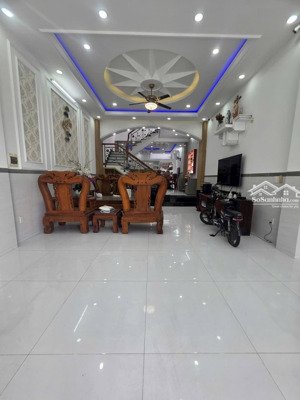 phạm thế hiển q8 - 100m2 (5x20) - 4 tầng - 4pn - sân thượng trước sau- giếng trời thoáng mát - nhà