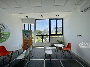 cho thuê nhà 3,5 tầng mặt tiền nguyễn phước lan, đà nẵng, nhà mới gồm 6 phòng lớn, vị trí sầm uất