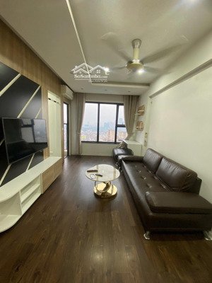 bán căn 2pn 2wc, 60m2 tại green stars, tầng trung ban công đông nam tòa b7. 6,2 tỷ. lh: 