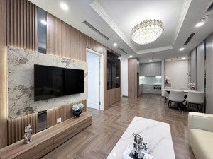 chủ nhà gửi bán căn hộ luxury p2, thiết kế 2n, 82m2, full đồ nội thất, giá cực tốt, xem là mê