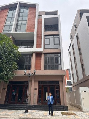 bán gấp căn xẻ khe ad20 96m², giá hơn 11 tỷ rẻ nhất khu, sổ đỏ lâu dài - ban công đông nam