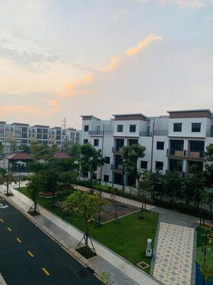 tin hót bán nhanh căn biệt thự ven sông thơ mộng, vị trí đẹp nhất dự án t&t millenia