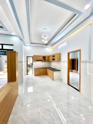 nhà trống giao ngay nhà đường hữu nghị , gần đh sư phạm kỹ thuật . dt 50m2 - giá 2 tỷ 190- sổ hồng