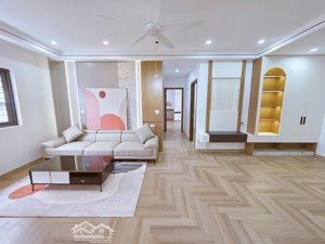 chính chủ gửi bán căn 4pn 200m tòa gp building. giá 20 tỷ .lh 