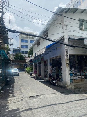 góc 2mt đường nguyễn tri phương p8 q10,dt 6,7mx14m cn 93m2 ,2 tầng, giá chỉ 16 tỷ