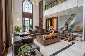 chính chủ cho thuê nhà trần quốc hoàn cầu giấy | 45m² x 5 tầng, thông sàn, ôtô đỗ cửa | 15tr/th