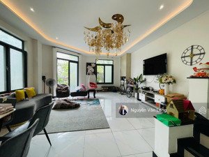 nhà phố góc 2 mặt tiền đường view trực diện công viên dt 9x20m hoàn thiện cơ bản giá 30 triệu