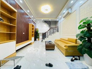 nhà phố kim ngưu, dt 40m2, nhà mới, 4tầng, full nội thất, mt 4.5m, giá 8tỷ.