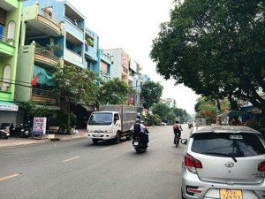 căn hộ dv 5 tầng đường 23, phường 10, quận 6, dòng tiền 1t/ năm