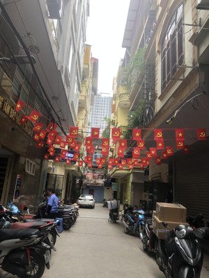 cho thuê nr trần quốc hoàn - phan văn trường 38m x 5t đường 6m ô tô tránh. giá 15tr/th