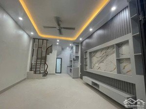 chính chủ bán nhà 4tầng phụng châu , gần ngay chợ phượng