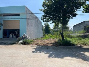 cần vốn kinh doanh ( 9,2 x22) 204m có 174m thổ đường nhựa trước nhà 5m sổ hồng sẵn vĩnh phú 22