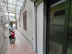 nhà phố tôn thất tùng 42m2x 3 tầg( 3 ngủ), mt 4.6m, chỉ 8.9 tỷ.