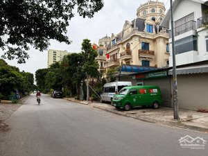 chính chủ bán căn biệt thự khu đấu giá đất tứ hiệp 220m2 xây 4 tầng mt 15m, giá 50.5 tỷ.