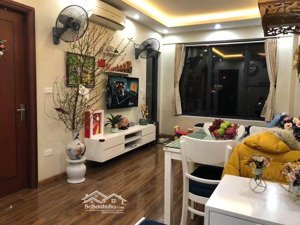 nhà em cần bán căn hộ tại tòa b6 green stars dt 66,8m2 (2pn) - giá chỉ nhỉnh 6tỷ - full đồ - sẵn sổ