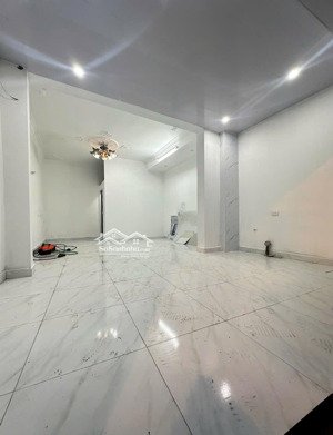 chính chủ cho thuê mặt bằng kinh doanh tại số 83 định công hạ