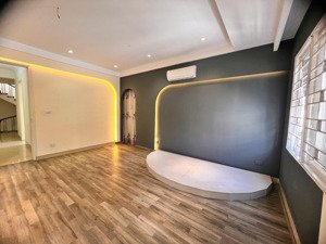 cc(tìm mg)cho thuê lâu dài,giá hạt dẻ nhà mặt ngõ to như phố - 70m*5 tầng (350m2)-mt 6m- kinh doanh