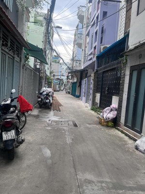 bán nhà lớn đẹp dt 51m2 gần cviên gia định ngay trung tâm chỉ 7tỷ