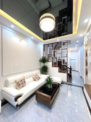 tuyệt phẩm phố tây sơn, gần đại học công đoàn, ngõ rộng, 2 thoáng, khu an ninh, 38m2 x 5t