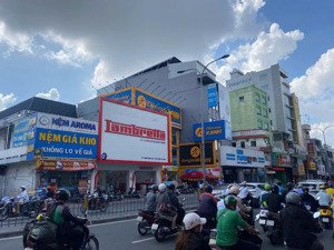 mặt tiền phan đăng lưu | 9x28,5m | vị trí ngay phan xích long. giá hạ còn 115 tỷ