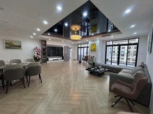 cần bán gấp căn góc, 187m2, 3 phòng ngủ sáng tại royal city giá chỉ: 24,5 tỷ. lh: 