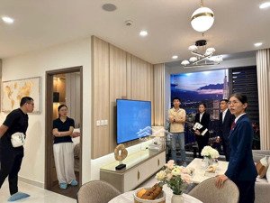 the emerald 68 căn 1pn+ giá tốt nhất view hồ bơi tầng đẹp