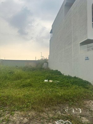 bán nhanh nền đất ngang 5m đường nguyễn bình rộng 17m, xây dựng trệt 2 lầu, giá 3 tỷ sổ hồng riêng