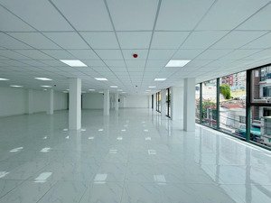 cho thuê văn phòng siêu đẹp 150m2 - giá hợp lý chỉ 26 triệu/tháng ngay lương thế vinh