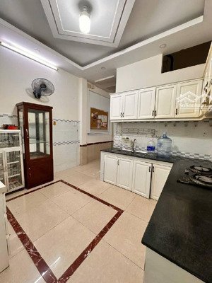 bán nhà đường quốc hương phường thảo điền quận 2.