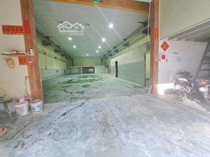 cho thuê kho giáp khu tên lửa, có sẵn pa lăng cẩu trục. có chuông pccc, dt 600m2 đường cont