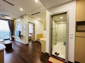 mình chính chủ cần cho thuê căn hộ view hồ, xem nhà được luôn vào ở luôn đc lh zalo mình