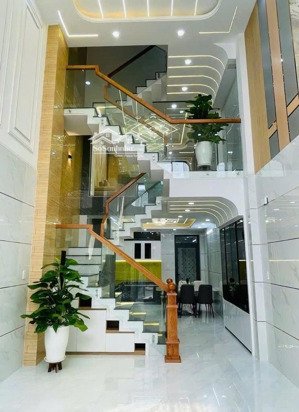 bán nhà kề tên lửa nối dài 4 x 16m 5 tầng đường xe tải thông chỉ 7 tỷ hơn