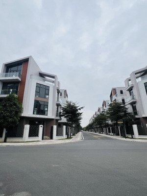 bán biệt thự giá rẻ nhất vinhomes 145tr/m2