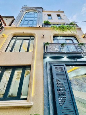 nhà mới cần bán gấp ngang 7m trần quốc thảo, p.14, q.3, giá:3,85 tỷ. 5tầng. dt:60m2. sổ hồng riêng.