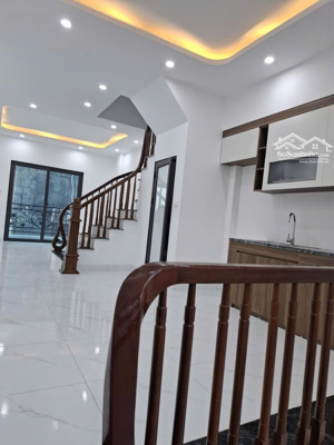 chính chủ gửi bán nhà phúc đức, sài sơn (lô góc ô tô vào nhà)