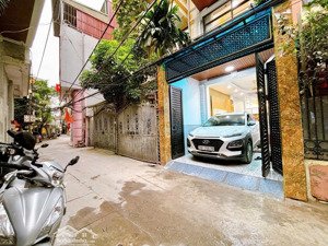 bán nhà hoa hậu ngã tư sở, ô tô 7 chỗ vào tận nhà, 5m ra hồ. dt46m2 5 tầng