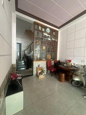 nhà 3 tầng đường điện biên phủ , đối diện chợ thanh khê