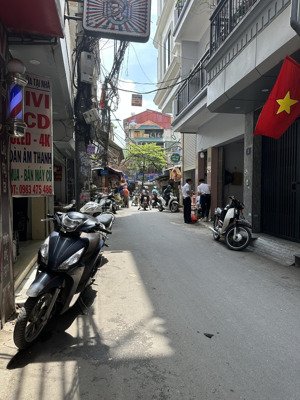 phân lô ô tô - 15m ra mp thái thịnh - 10 tầng thang máy - kd sầm uất - 2 thoáng - 18 phòng khép kín