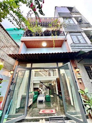 4.3x13m, bán nhà 3 tầng, hẻm 4m, 40/ quang trung, p10 gò vấp, 6 tỷ 8 tl (ngay chợ gò vấp)