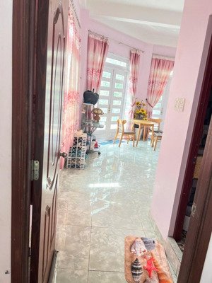 căn góc 2 mặt tiền 4 tầng nguyễn văn luông q.6 kinh doanh sầm uất